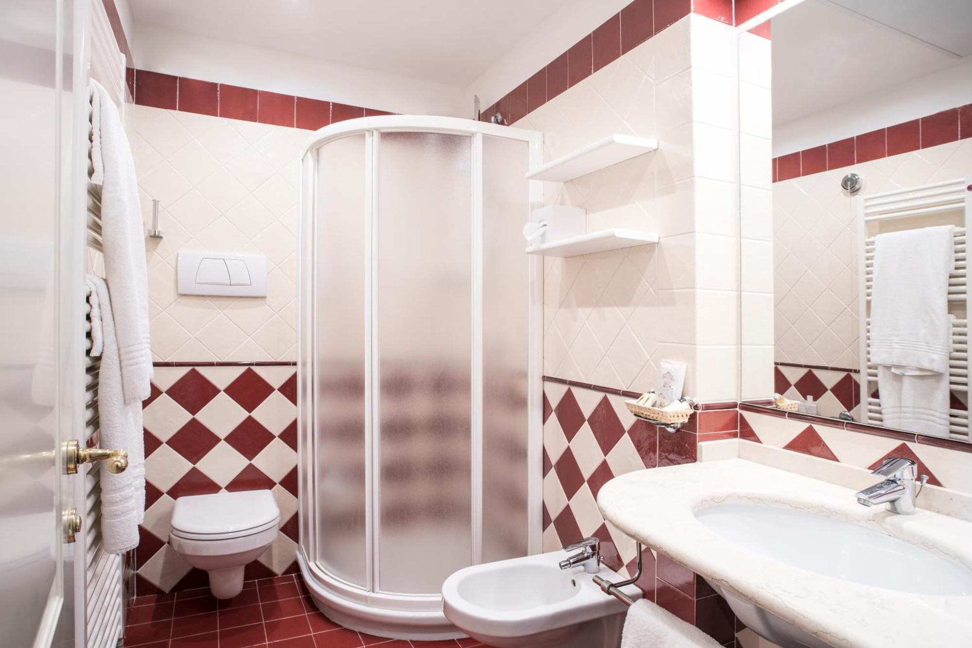 Hotel Gardenia Al Lago Gargnano Bilik gambar