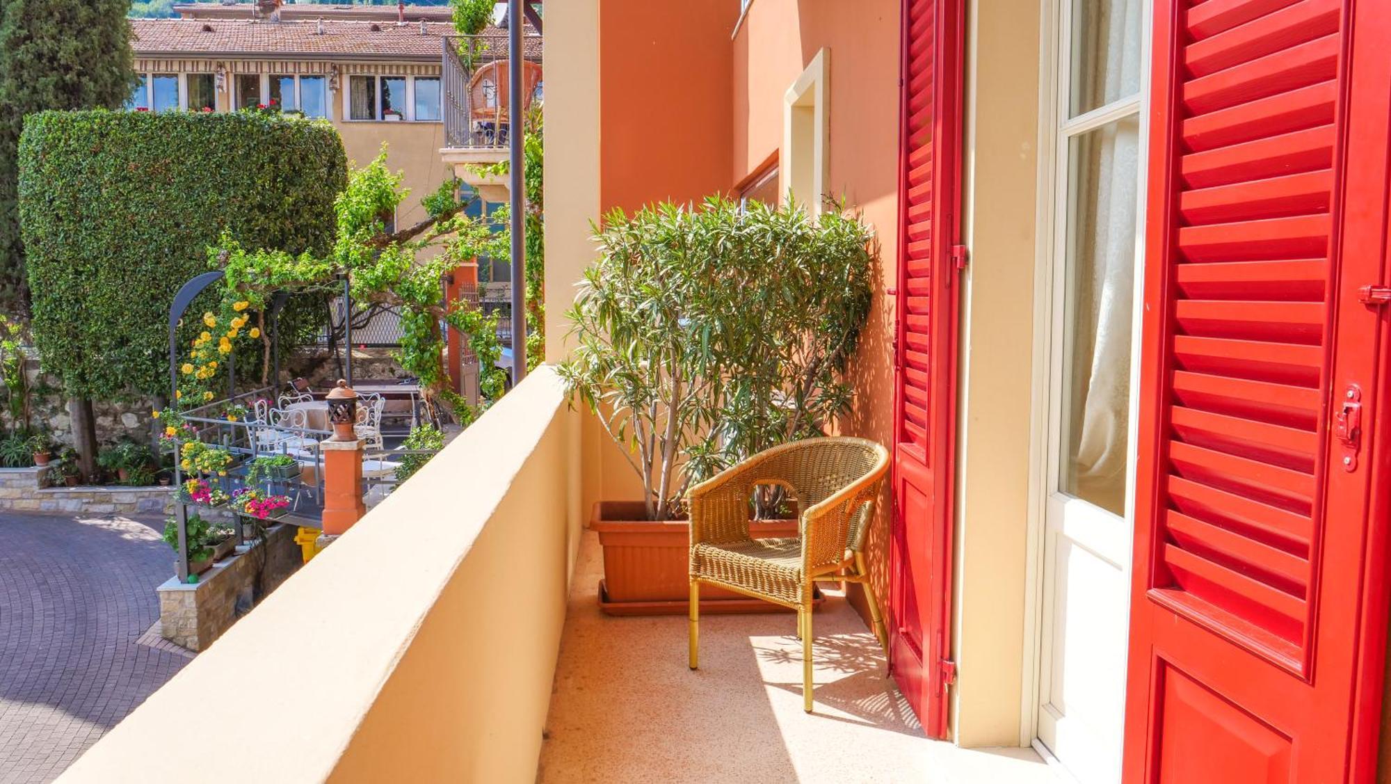 Hotel Gardenia Al Lago Gargnano Bilik gambar